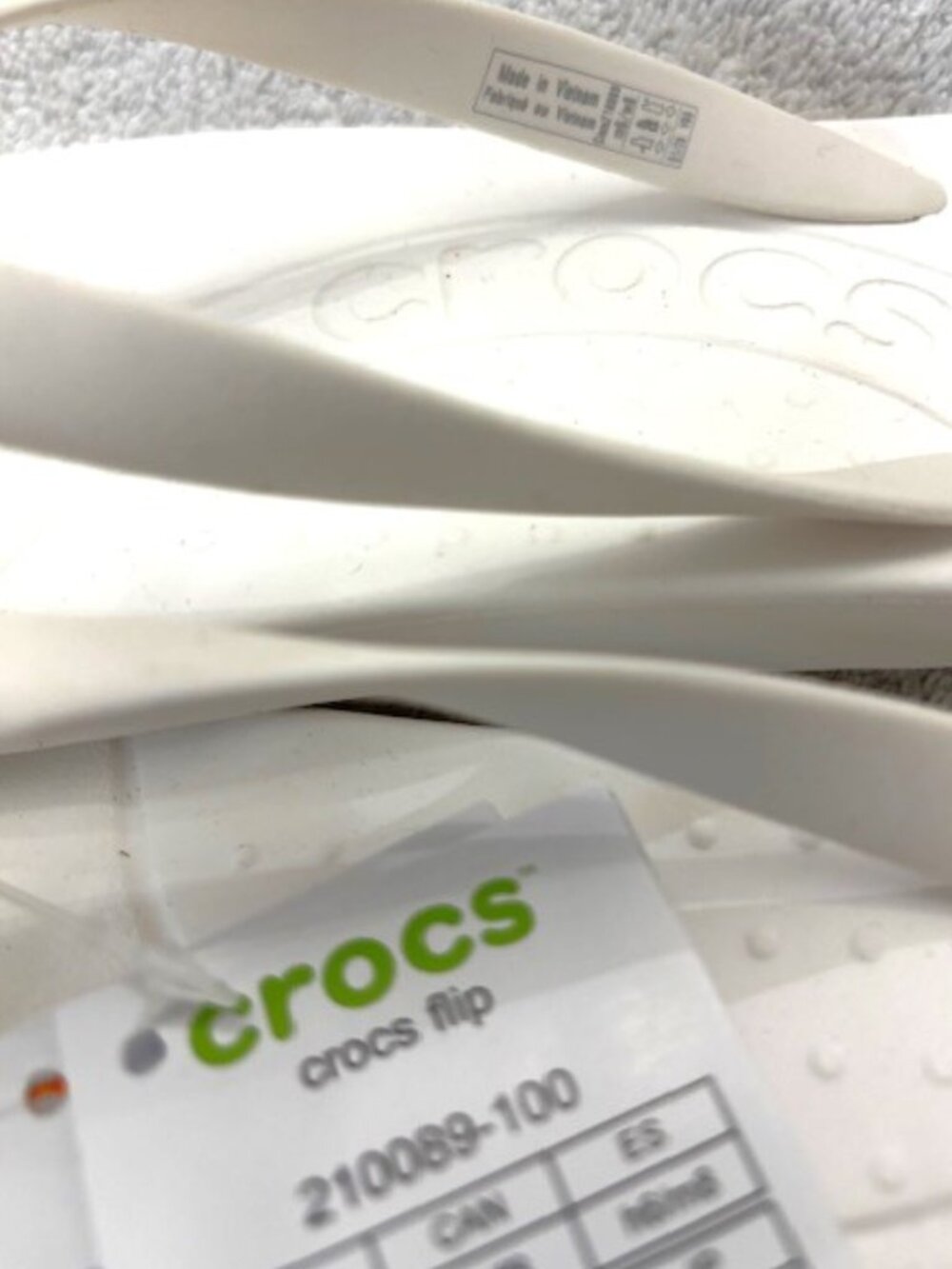 Crocs white 'flip flops' NWT Women's Size 8 - Picture 2 of 8